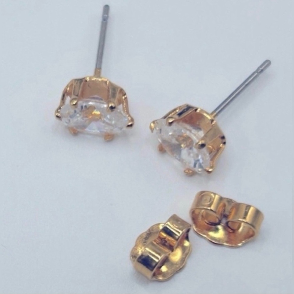 Hypoallergenic Cubic Zirconia Gold Plated Earrings 1 Carat CZ Stud Earrings - Picture 5 of 7